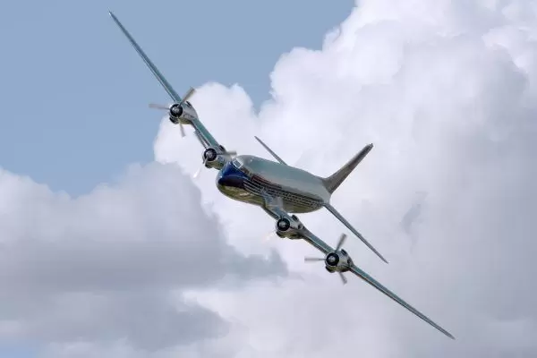 aeroplane-aircraft-airplane-53222-e1551447301565