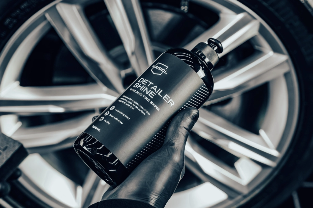 nasiol-detailershine-trim-and-tire-shine